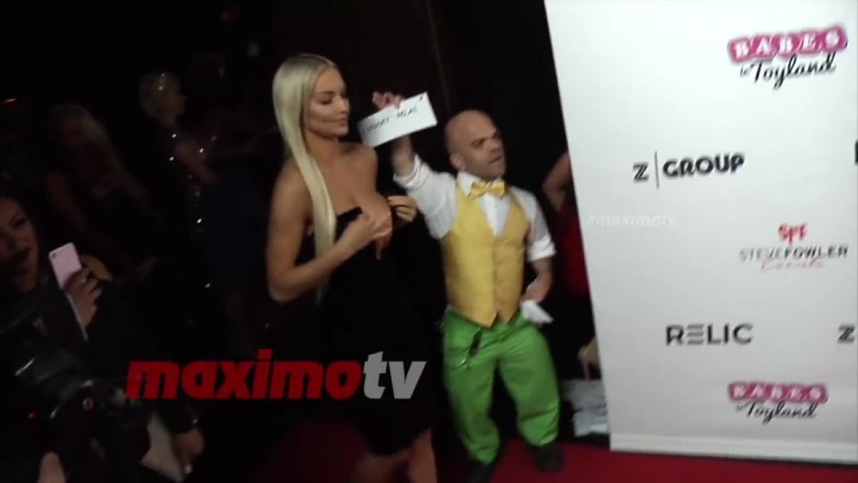 Babes in Toyland Pet Edition Red Carpet. Very hige boobs with half areaola out of the dress!  1  280