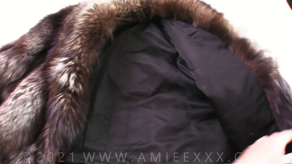 Amiee Cambridge - Step Mom Wearing Fur Coat Gives Blowjob - Blow jobs