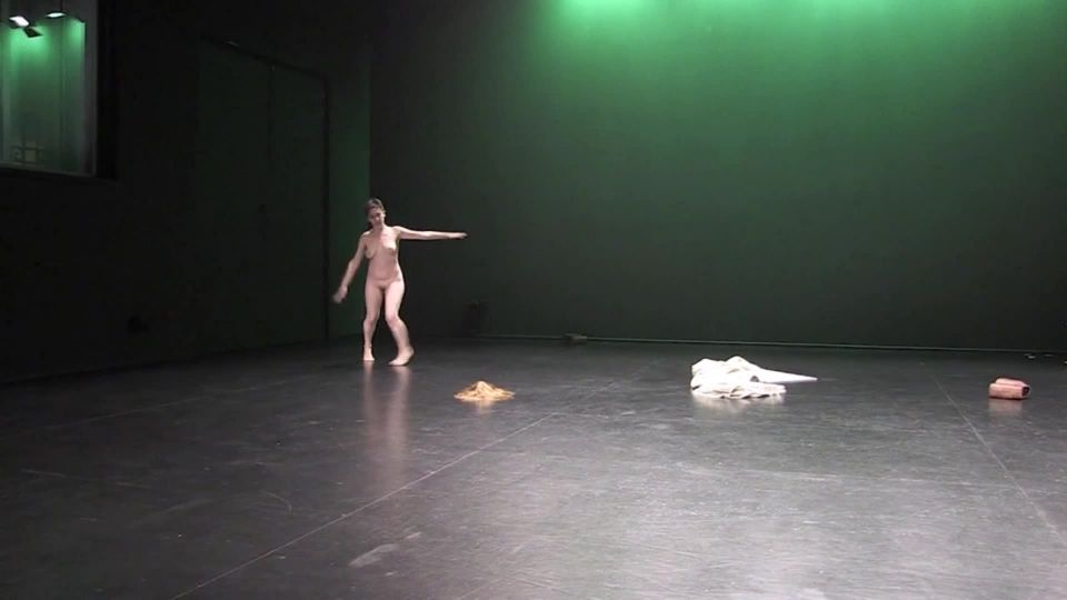 Naked on Stage-Nude SHOW-2-The Lost