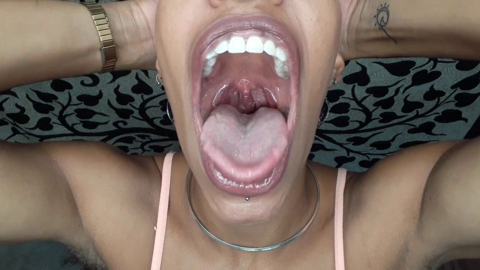GoldenLace - Garganta flexión (Porno femenino)