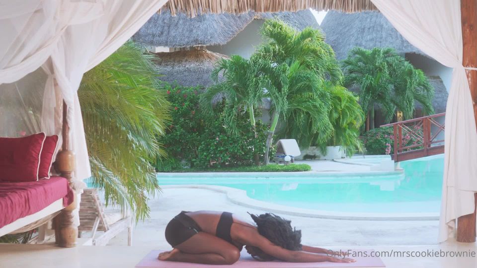 Mrscookiebrownie - min yoga con la Sra. bizcocho 10-10-2022