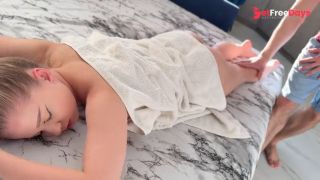 Guess how Montanasvibe always ends up getting a massage from her stepbrother