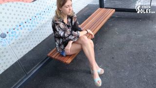 High Heels Meet Up And Teen Girl Foot Worship (Foot Teasing, Public Fee