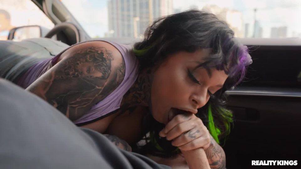 Xwife Karen - Influencer folla una MILF - Público