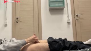 Играюсь с твоей попкой
