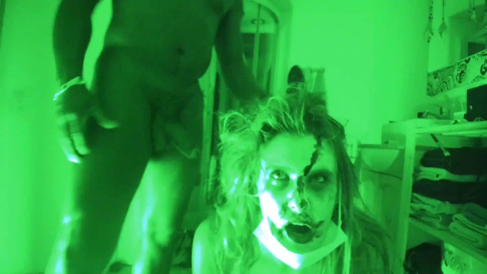 xxx clip 49 JolieCallie – Joven Zombie enfermera consigue follada, femdom strapon humillación en fetiche porno