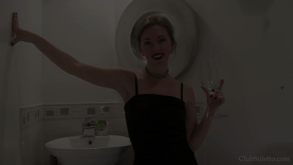 online clip para adultos 38 femdom terapy Club Stiletto FemDom – Señora T – TP – Dice Beber chico de baño, dominación en femdom porno
