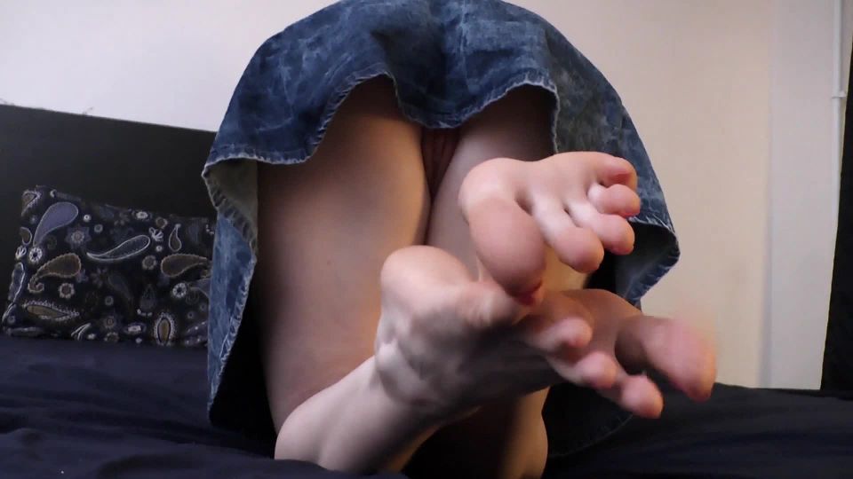 clip 11 kalee lovely toes play,  on handjob porn 