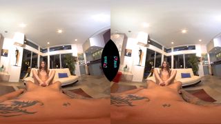 RILEY REID quiere babysit su cock - Gear VR
