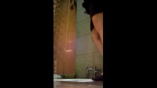 Voyeur – Classic Toilet Shoot 4 - (Webcam)