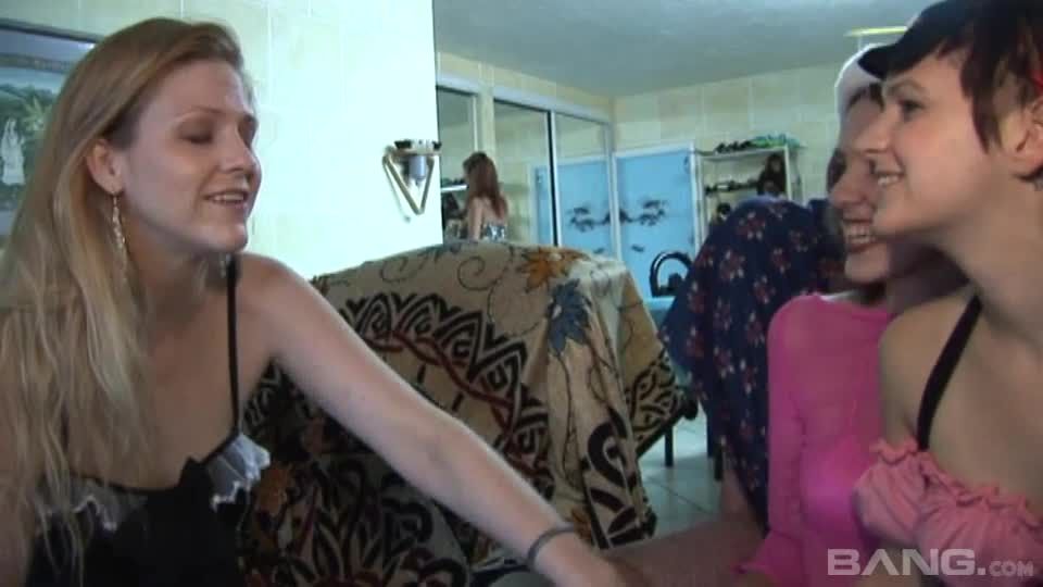 Veronica Rayne And Lena Juliett Have A Great Time At The Orgy Sex Parties Lesbian!