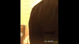 Voyeur - アイドル芸能人  盗った！トイレ盗撮映像！第一弾 C○nCam表紙のカバーガール!!! 丸○広奈 1 high on voyeur 