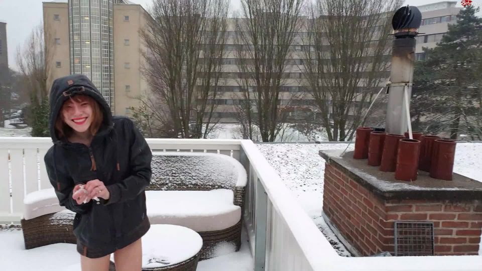 clip 1 AnneEden – Mein erstes mal im Schnee on german porn amateur lingerie