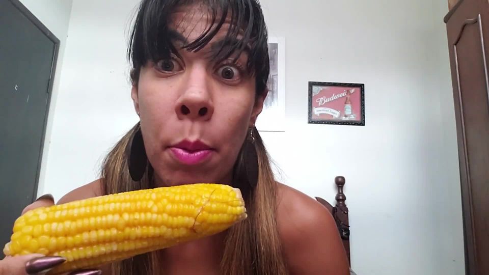 Ugly brunette penetration corn in her gaping hole | brunette | toys 