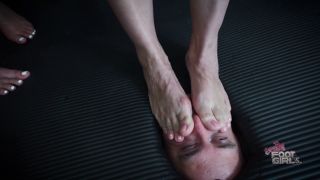 Xbrats Bratty Foot Girls Holidays From Hell December To Remember (Femdom porn)