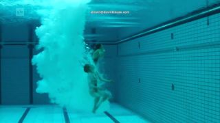 Diving double synchro nippleslip voyeur 