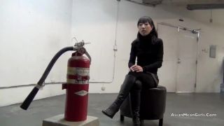 Asian Mean Girls: You Must Suffer For Your Art Starring Miss Kiko Foot!