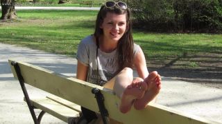 Big soles – Hania in the park 2 - Soles