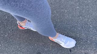 online clip 5 FOOTJOB PE SUADO GRAZI E MEDICO Footjob | handjob and footjob | handjob porn interracial foot fetish