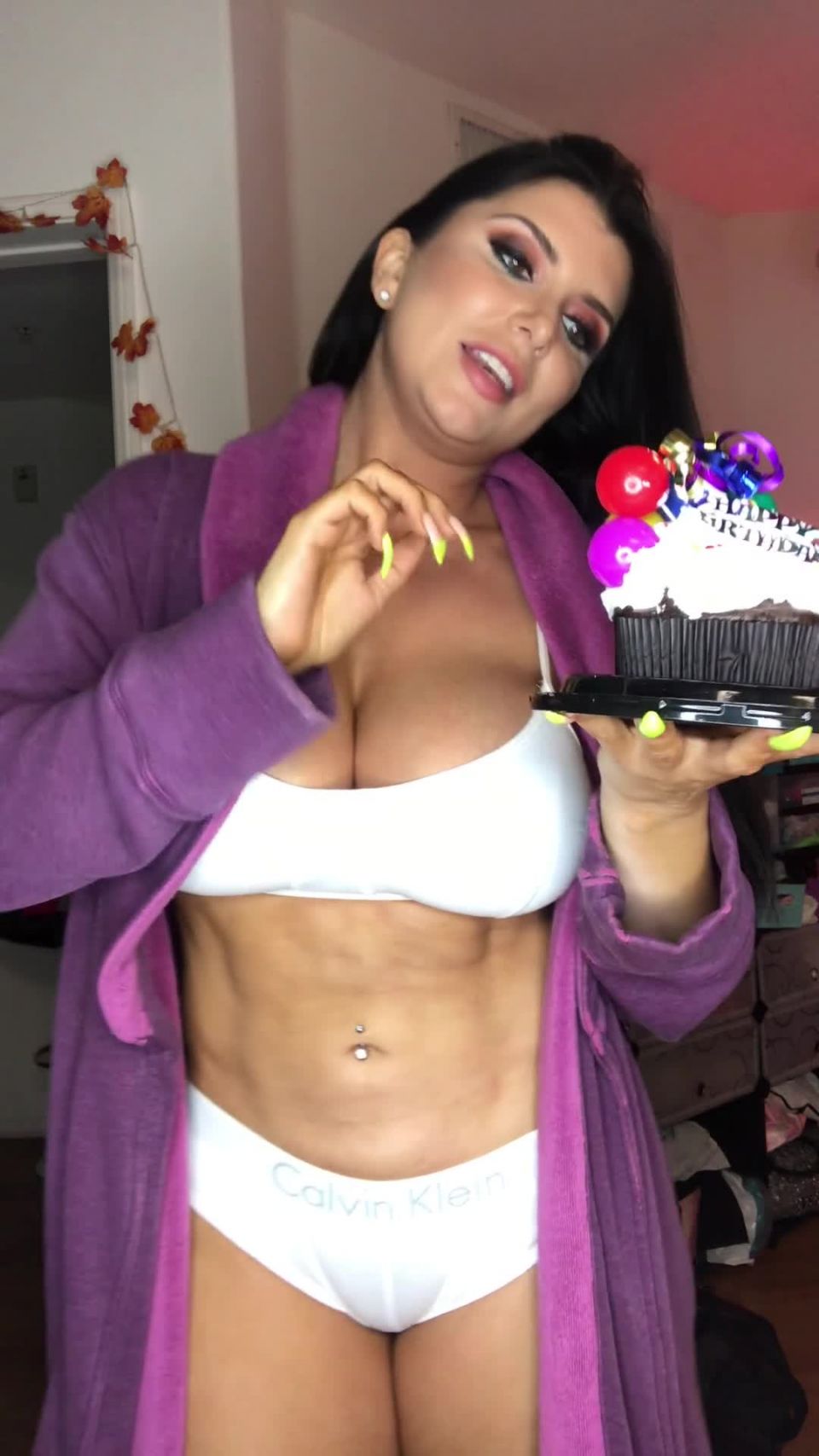 Romi Rain () Romirain - having my cake and eating it too 14-01-2019