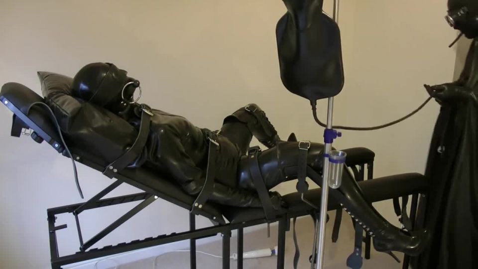 Heavy rubber clinic exam