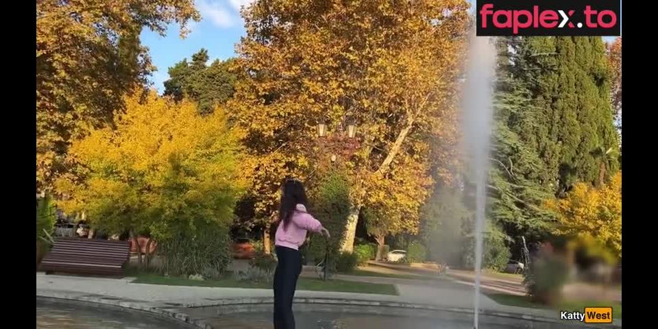 [GetFreeDays.com] Katty shows her tits in a public park. Public flashing Porn Leak May 2023