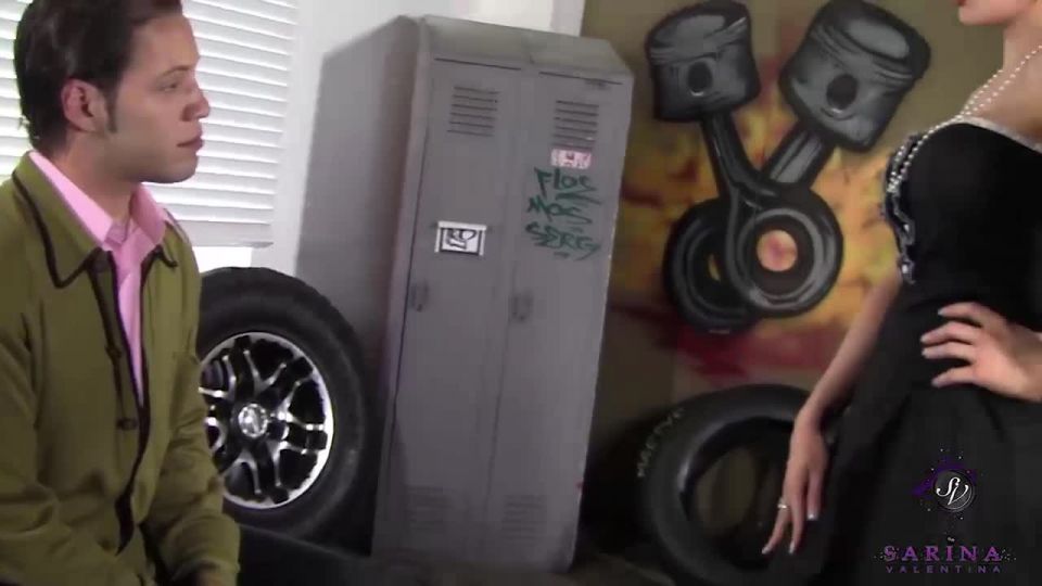 Fucked and Creamed in the Garage(Shemale porn)