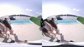 Hot Pearl, Lina Shisuta, Mia Grandy - Pool With A View - VirtualTaboo (UltraHD 4K 2021)