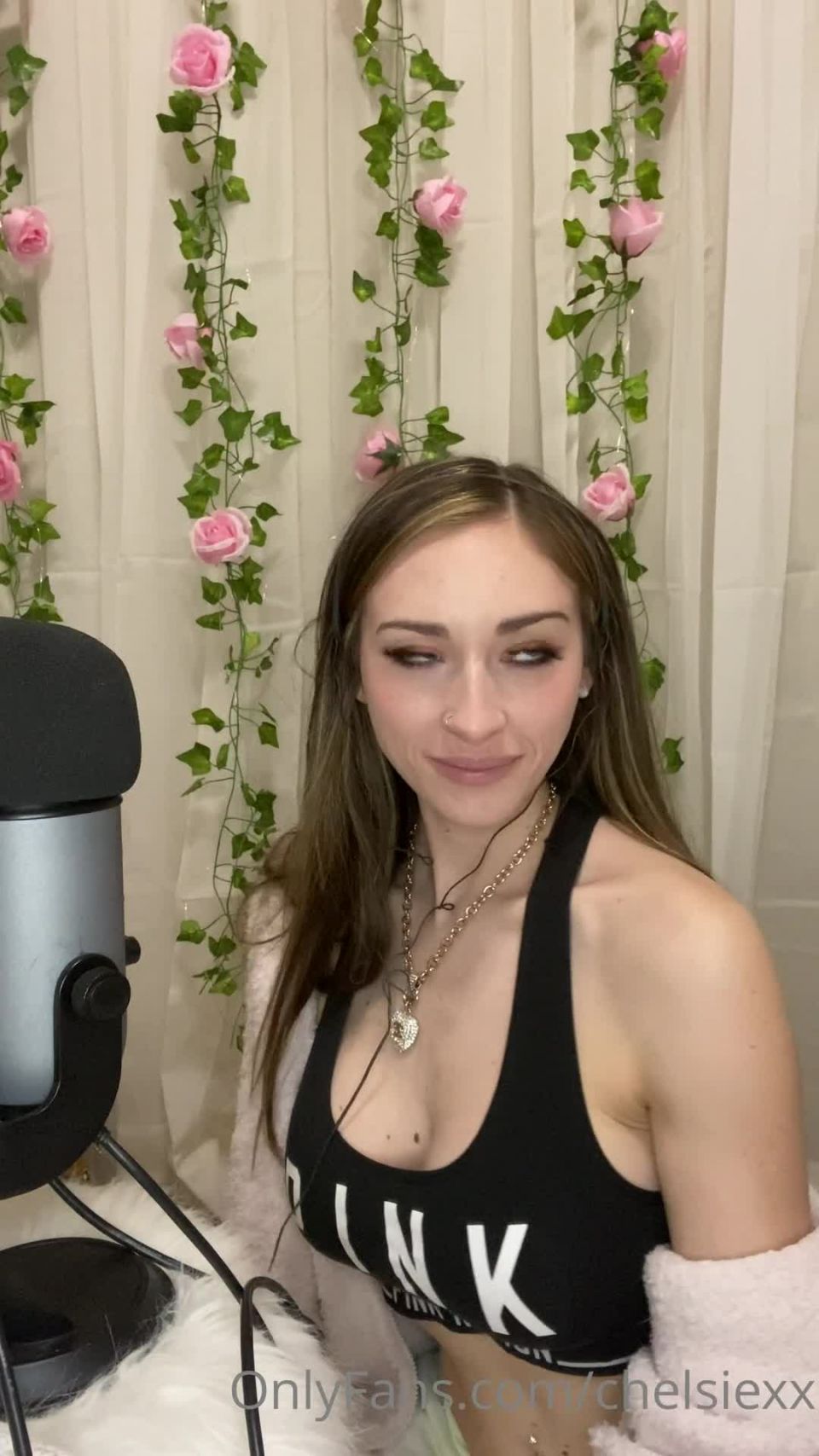 ChelsieXXASMR - chelsiexx () Chelsiexx - hi my loves so here are two sucking mouth sounds moaning etc asmr videosmy cam 12-03-2021