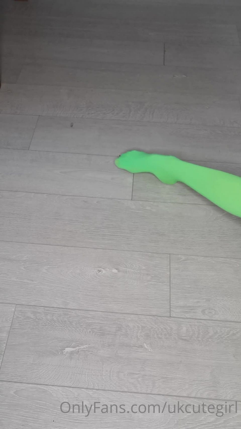 UKCuteGirl () Ukcutegirl - my green feet and pvc playsuit 09-05-2020