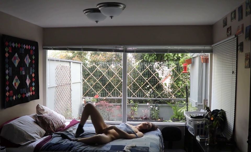 Bored Girl Masturbates To Ceiling Titty