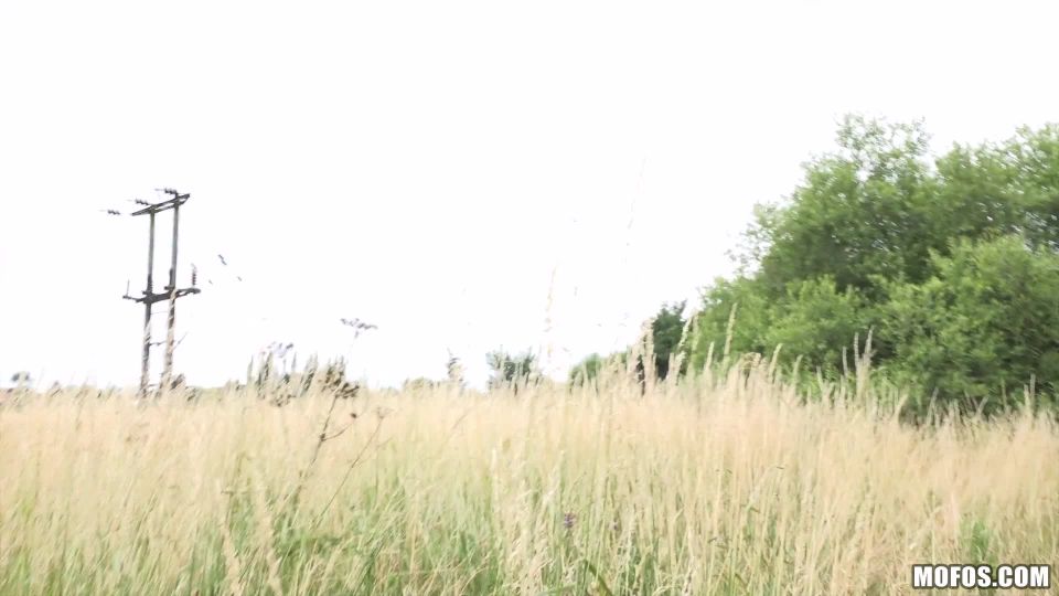 Harmony Reigns Pickup And Fucked A Busty Girl In A Forest Plantation (Amateur porn)