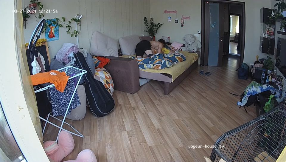 Will And Friend Couch Fingering Fooling Around, 27 08 2024 Cam 2 720P - Voyeur