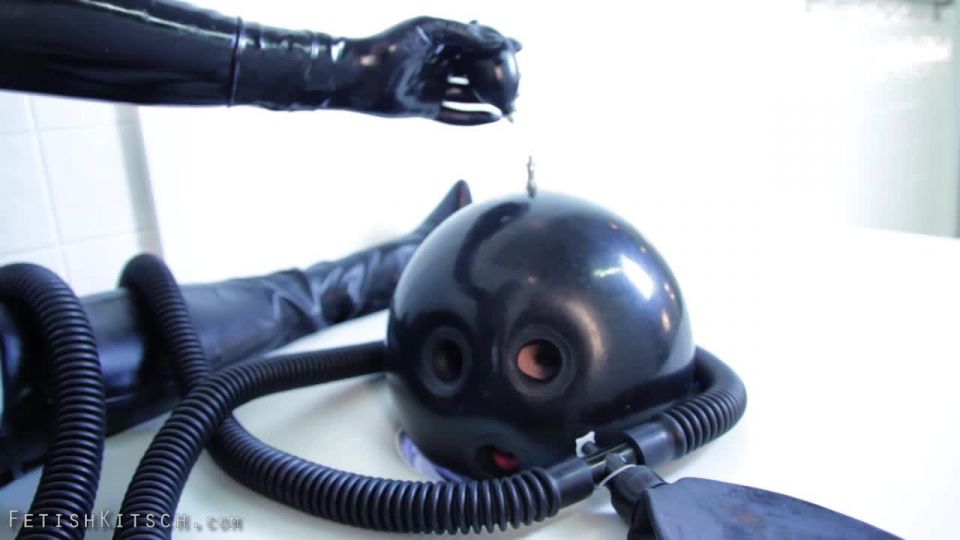 Fetish Rubber Head Space.