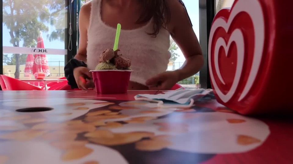 Vfghj Girl Public Masturbation At Ice Cream Shop