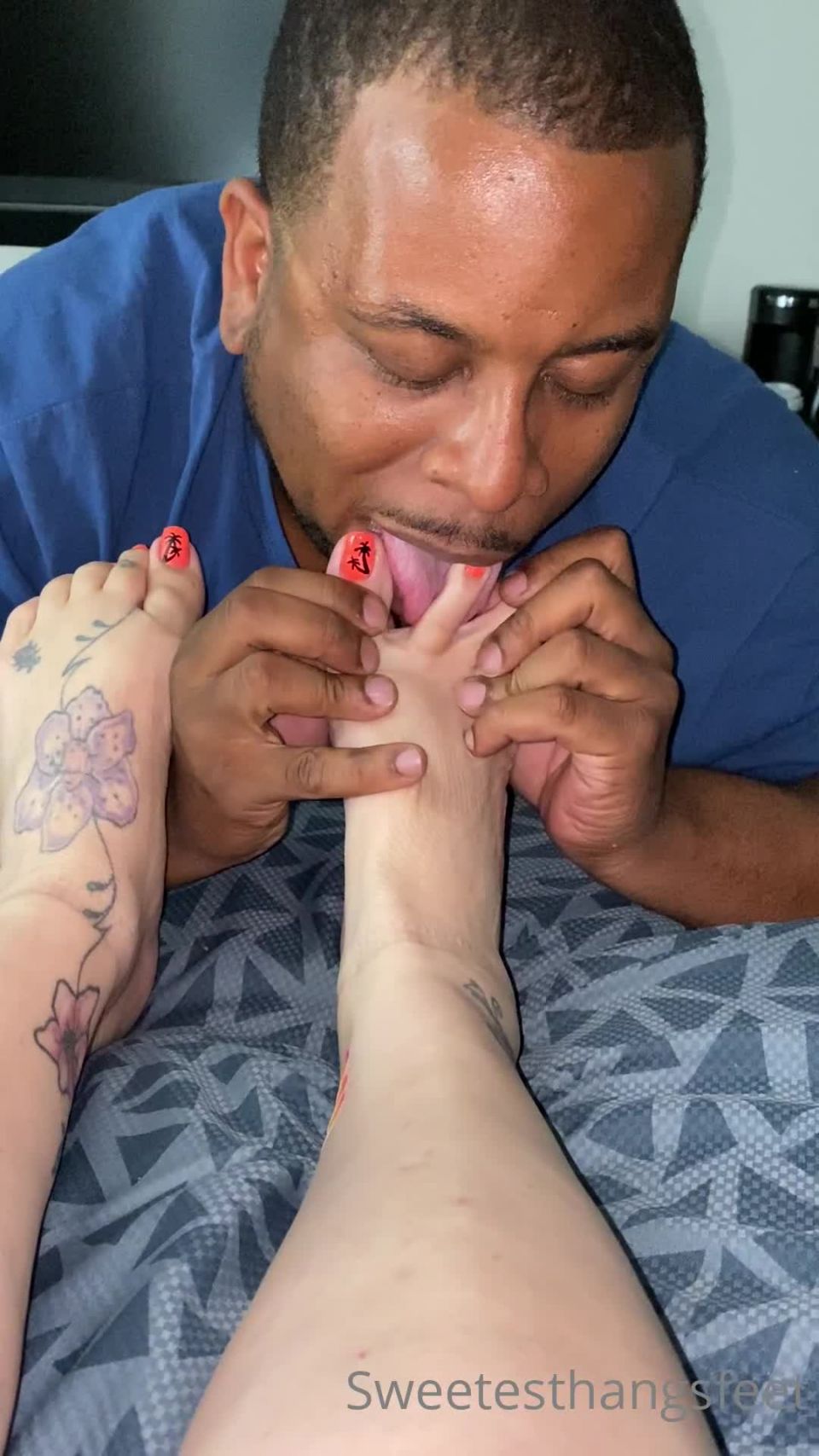 adult xxx clip 11 sweetesthangsfeet 2007202083752724 here is the worship video from on - foot - feet porn marley brinx foot fetish