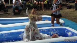 2009 Show Hot And Wild Chick Oil Wrestling