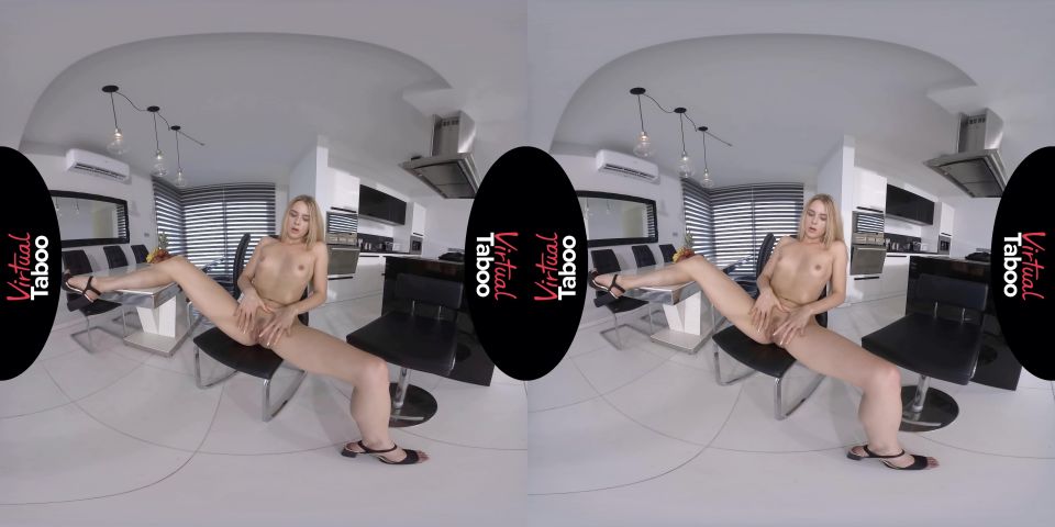 Video Alecia Fox: Alecia, su jengibre Fox 2700p UltraHD/4K