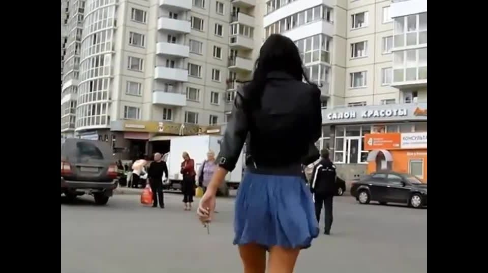 Awesome upskirt view of a hot girl