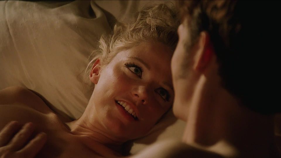 Romina Mondello, Valery Valmond - La máscara de cera (1997) HD 1080p!!!