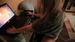 Gamer Girl goes for a deep ANAL with her roommate - morningpleasure