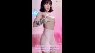 [GetFreeDays.com] Cute and petite Asian muscle girl flexes and flashes her tits and pussy Adult Stream June 2023