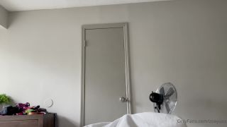 Zoey Uso ZoeyusoHe woke me up with his hard cock Sending out the full minute video to everyones - 22-08-2021 - Onlyfans