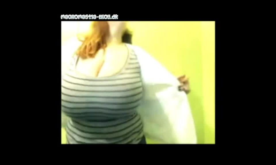 Jenny – webcam – macromastia wonder – humongous 10 kg breasts part 2.
