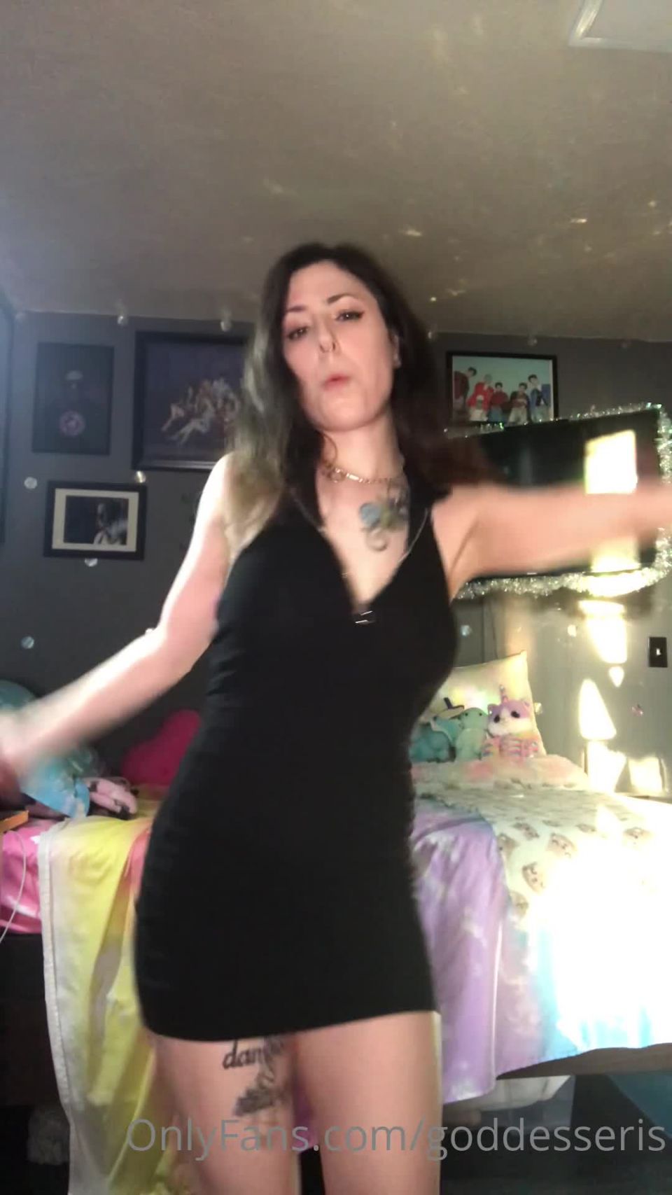 Goddess Eris () Goddesseris - just dancing around in my tight little dress 18-04-2021