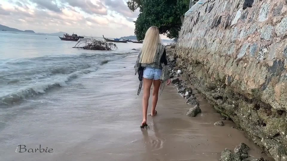 free xxx video 47 amateur eating / blonde / teen