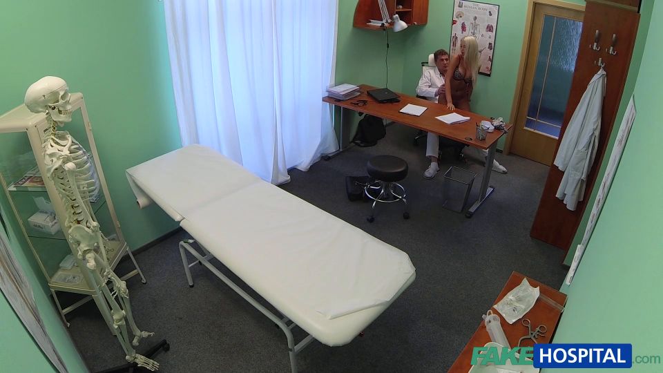 Karol (Amateur porn)