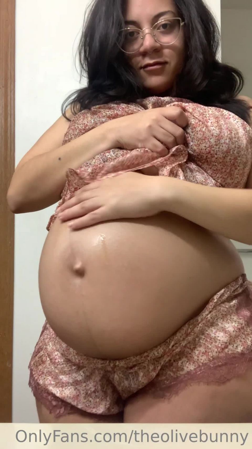 Theolivebunny   Full Term Pregnancy Huge Tits Hot Mom 1920p UltraHD/2K