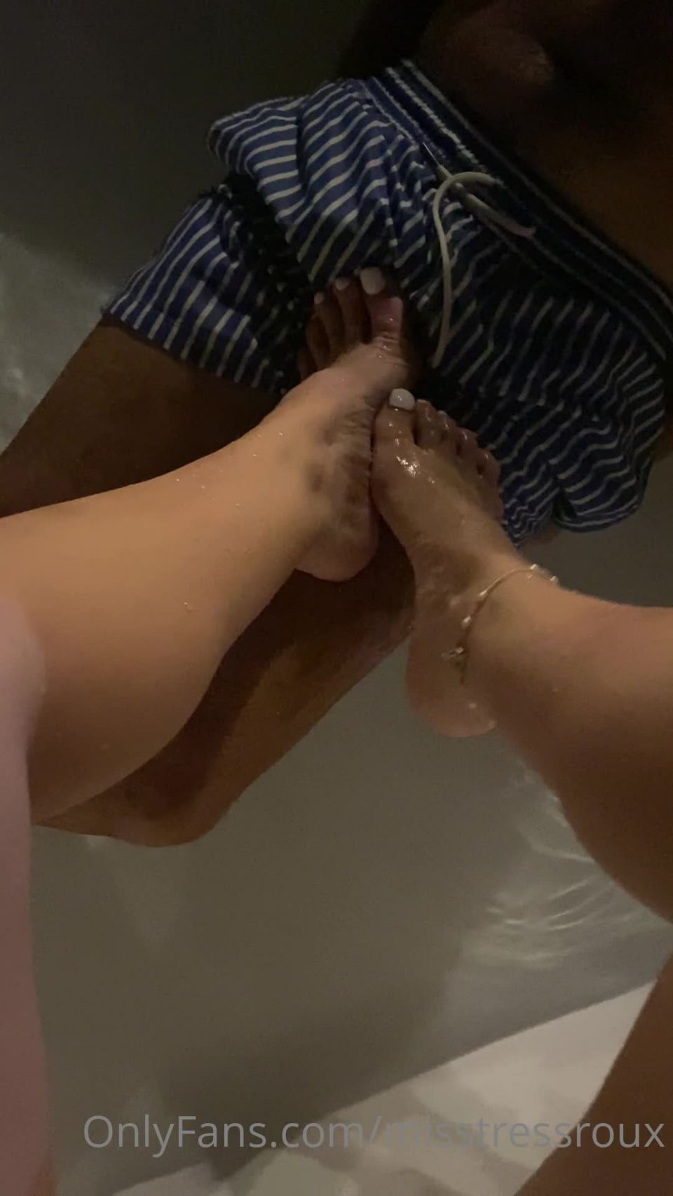 Onlyfans - GingerAlesFeet - misstressroux - misstressrouxFoot teasing - 31-05-2020