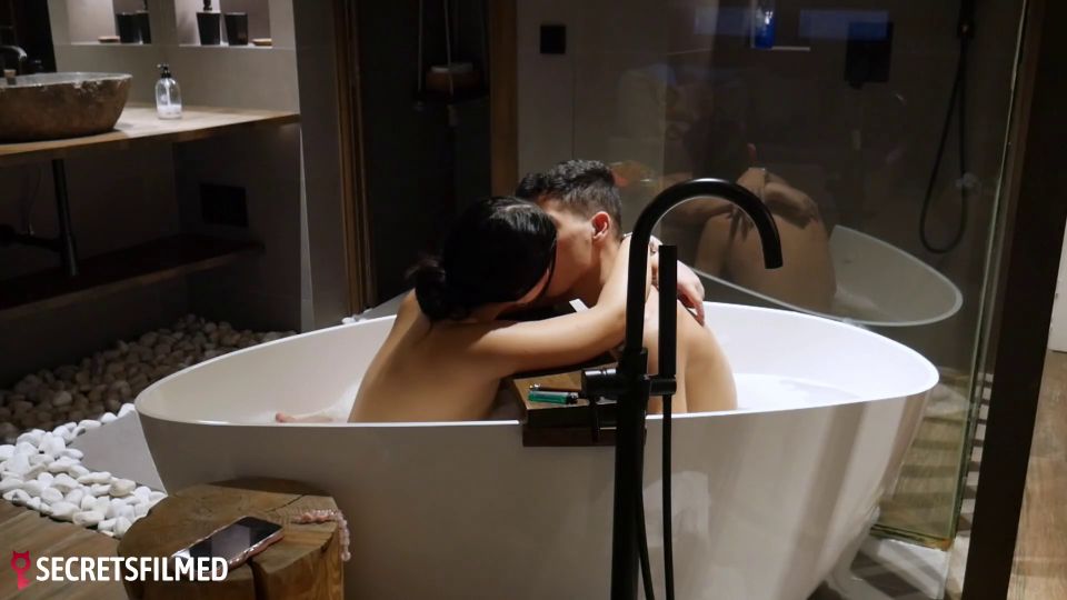 My Gf And I Shared A Romantic Bath That Quickly Turned Into Passionate 